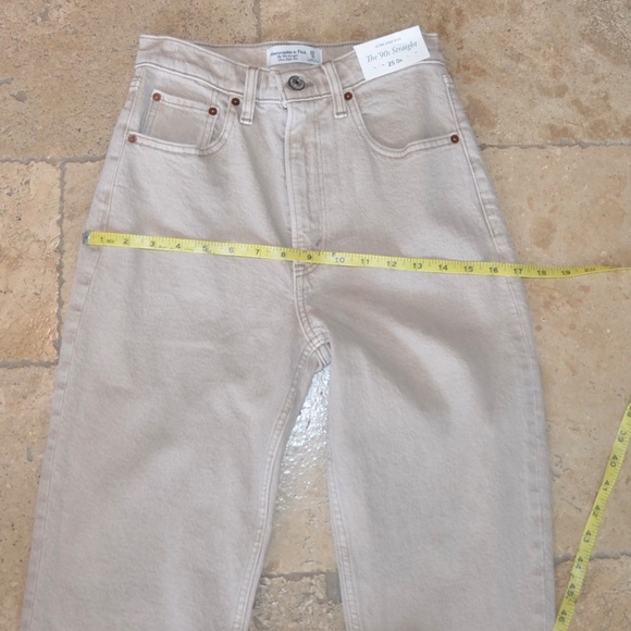 NWT Abercrombie & Fitch The 90's Straight Jean - Picture 2 of 5